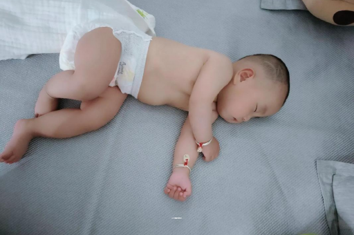 邵阳县宝宝积食发烧怎么处理